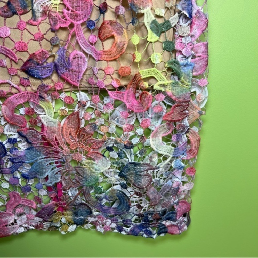 Zenobia NWT laced floral knee skirt - Picture 2 of 6